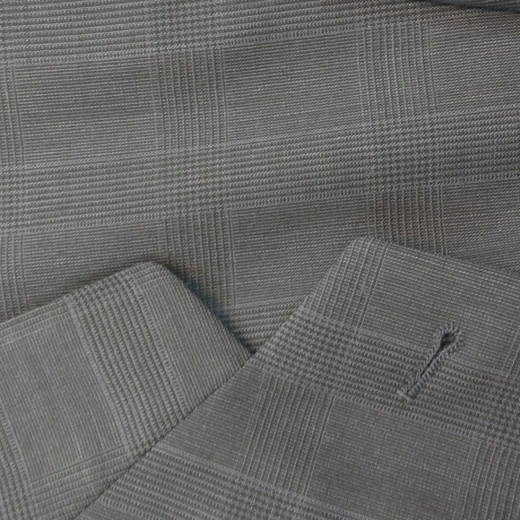Hugo Boss Modern Fit - Gray Glen Check Wool Suit (Made in USA) 40R - Picture 5 of 13